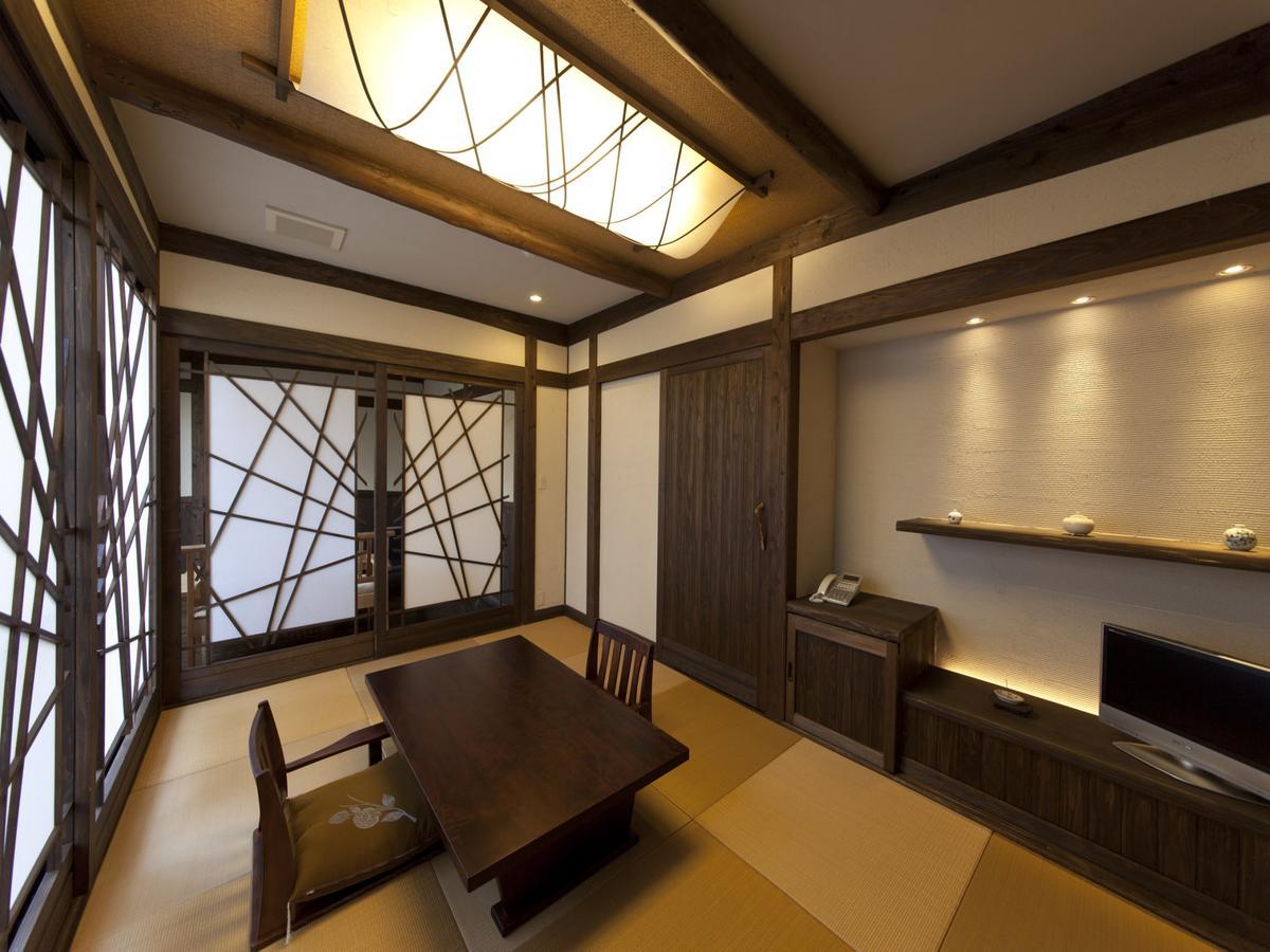 Отель Gokuraku Onsen Takumi No Yado Takaharu Экстерьер фото